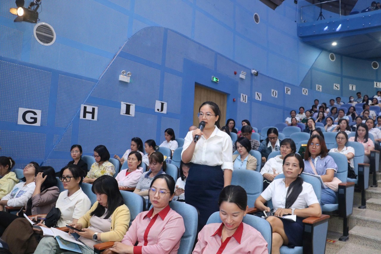 Thuế tỉnh Khánh Hòa đối thoại cởi mở giúp doanh nghiệp nắm bắt dòng chảy chính sách Thuế tỉnh Khánh Hòa đối thoại cởi mở, giúp doanh nghiệp nắm bắt dòng chảy chính sách