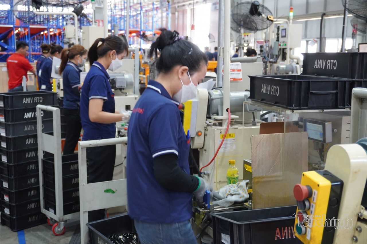 Đề xuất giảm 30% thuế thu nhập tạo “sức bật” cho hộ kinh doanh, doanh nghiệp siêu nhỏ phát triển Đề xuất giảm 30% thuế thu nhập thêm “sức bật” cho hộ kinh doanh, doanh nghiệp siêu nhỏ phát triển