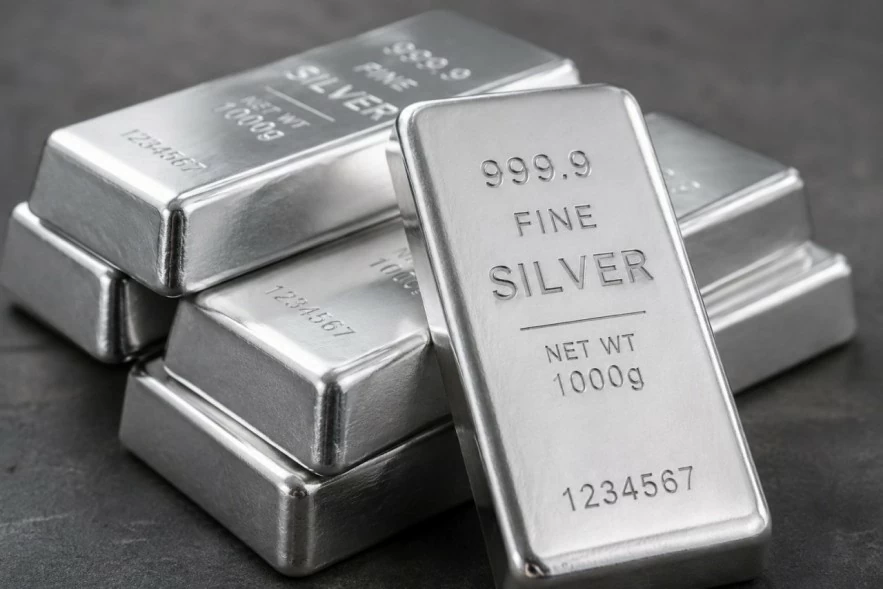 Ngày 10/8: Giá bạc đồng loạt đảo chiều giảm