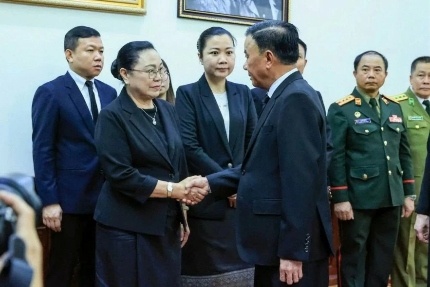 Lãnh đạo Đảng, Nhà nước viếng đồng chí Saysomphone Phomvihane, Ủy viên Bộ Chính trị, Chủ tịch Quốc hội Lào Lãnh đạo Đảng, Nhà nước viếng đồng chí Saysomphone Phomvihane