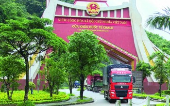 Miền Trung mở đường lên cửa khẩu