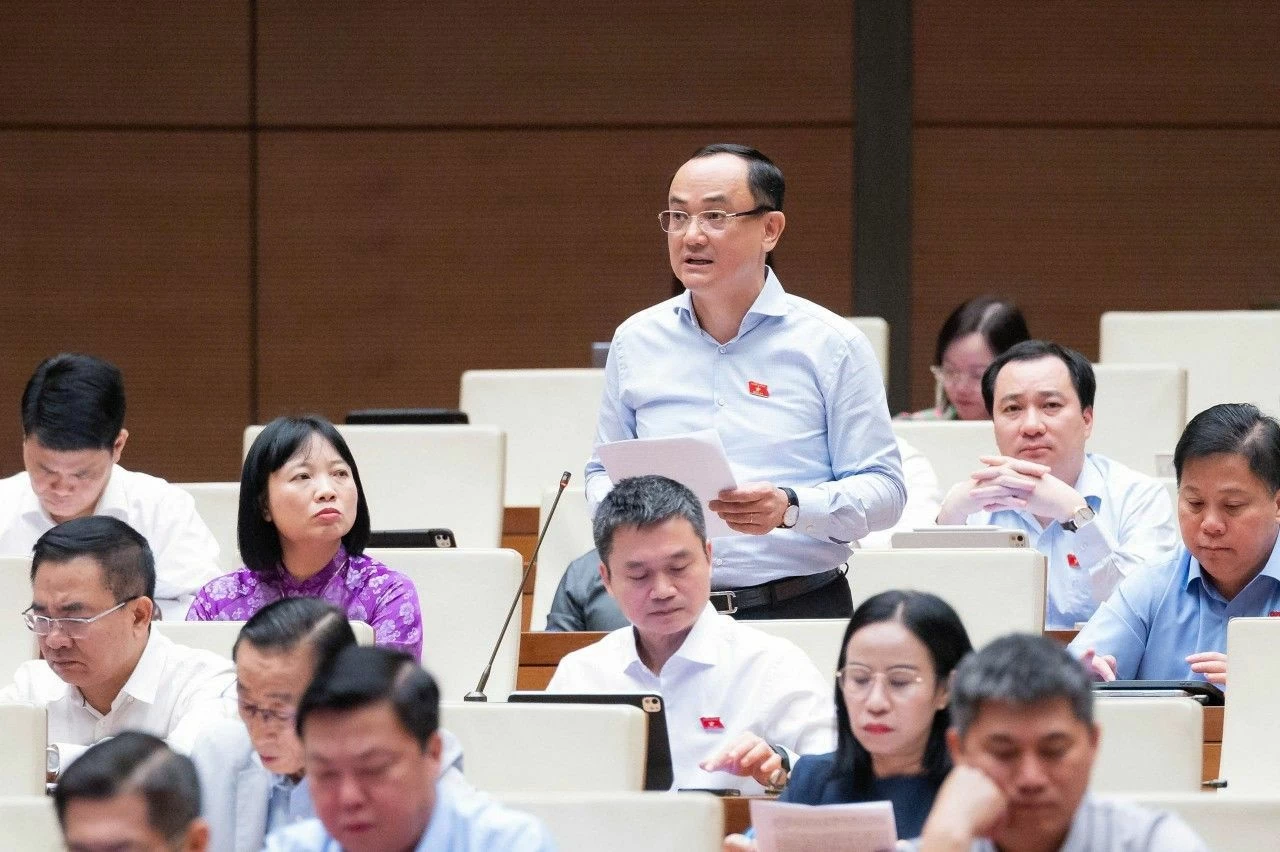 Tăng mức đầu tư dự án đường sắt: Giữ an toàn nợ công từ khâu thiết kế vốn