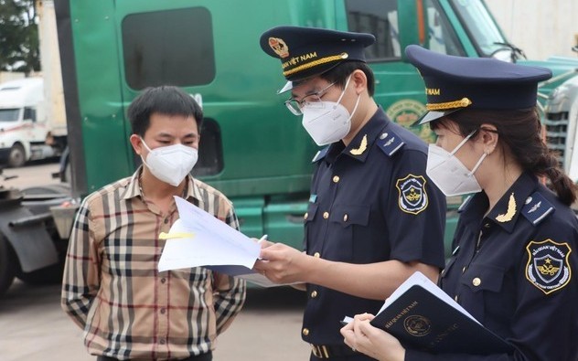 Niêm yết công khai thủ tục hành chính được sửa đổi, bổ sung và bãi bỏ trong lĩnh vực hải quan