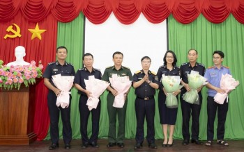 Thưởng nóng lực lượng triệt phá vụ buôn lậu ngà voi quy mô lớn tại cảng Quy Nhơn
