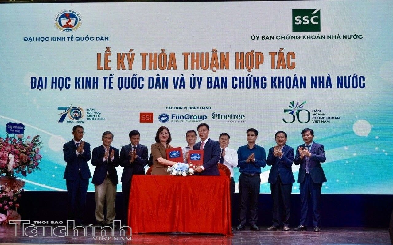 Gắn đào tạo với thực tiễn, phát triển nguồn nhân lực chất lượng cao cho thị trường chứng khoán