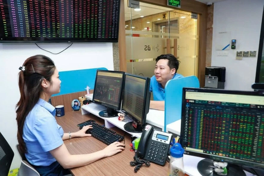 Hoàn thiện giao dịch điện tử, nâng chuẩn vận hành thị trường chứng khoán