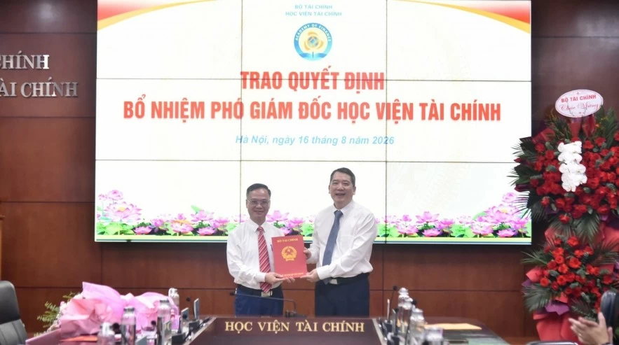 Bộ Tài chính công bố các quyết định về công tác cán bộ tại Học viện Tài chính Bộ Tài chính công bố các quyết định về công tác cán bộ tại Học viện Tài chính
