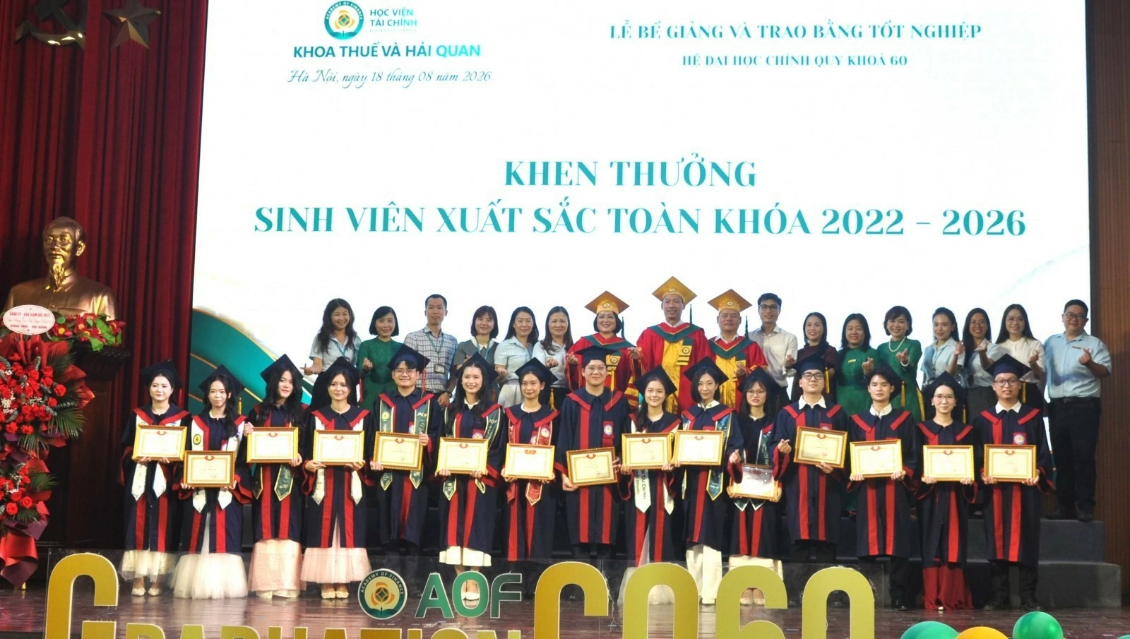 Học viện Tài chính: 364 sinh viên Khoa Thuế và Hải quan khóa 60 tốt nghiệp loại Khá trở lên Học viện Tài chính: Trao bằng tốt nghiệp cho sinh viên Khoa Thuế và Hải quan khóa 60