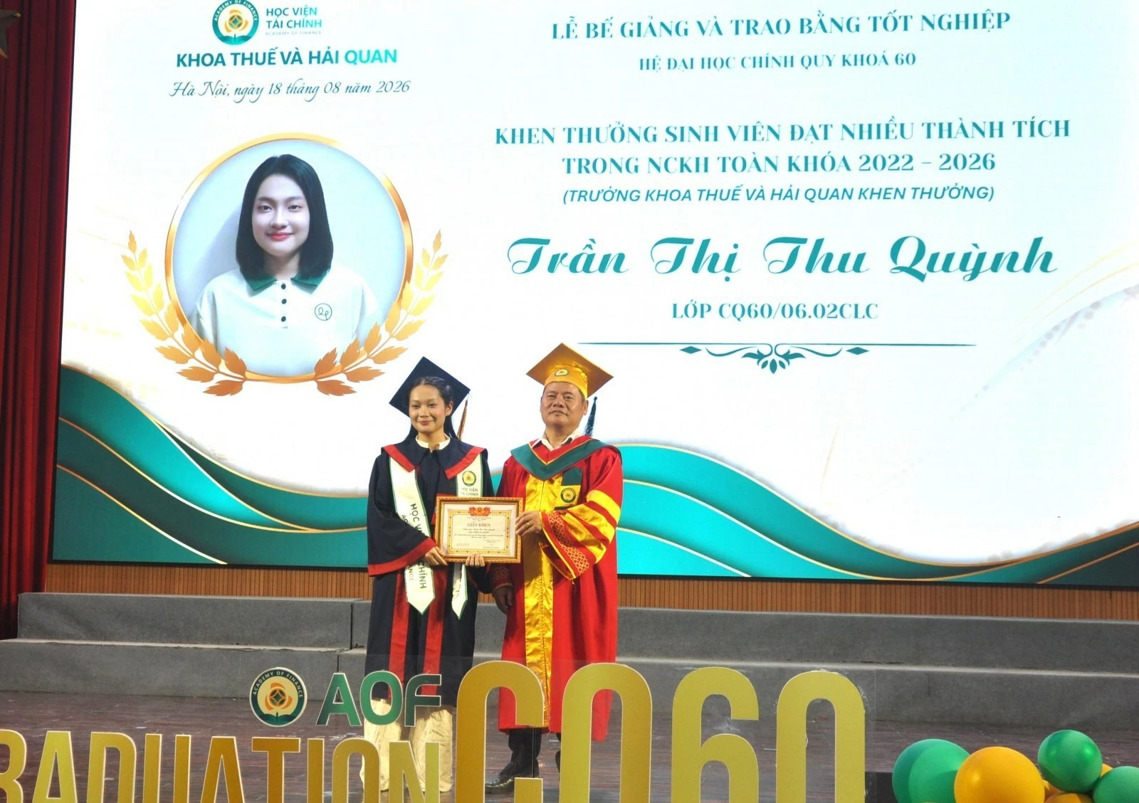 Học viện Tài chính: 364 sinh viên Khoa Thuế và Hải quan khóa 60 tốt nghiệp loại Khá trở lên Học viện Tài chính: Trao bằng tốt nghiệp cho sinh viên Khoa Thuế và Hải quan khóa 60