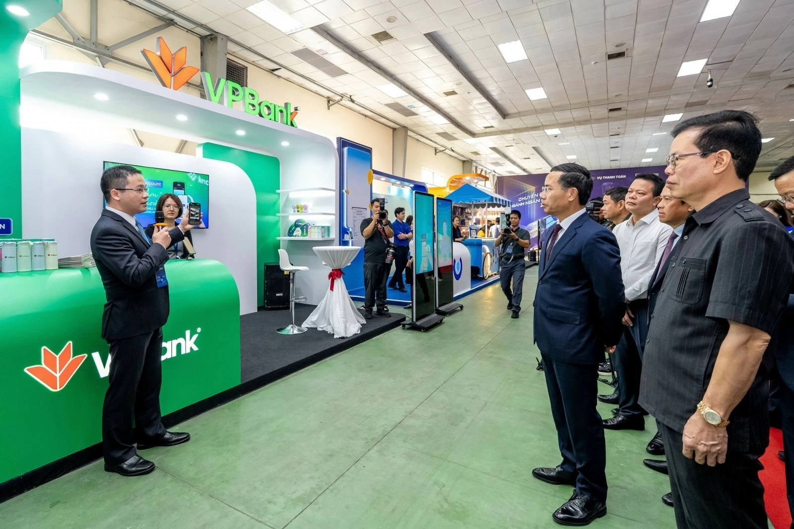 VPBank ghi dấu ấn tại ngày Chuyển đổi số với loạt trải nghiệm công nghệ nổi bật