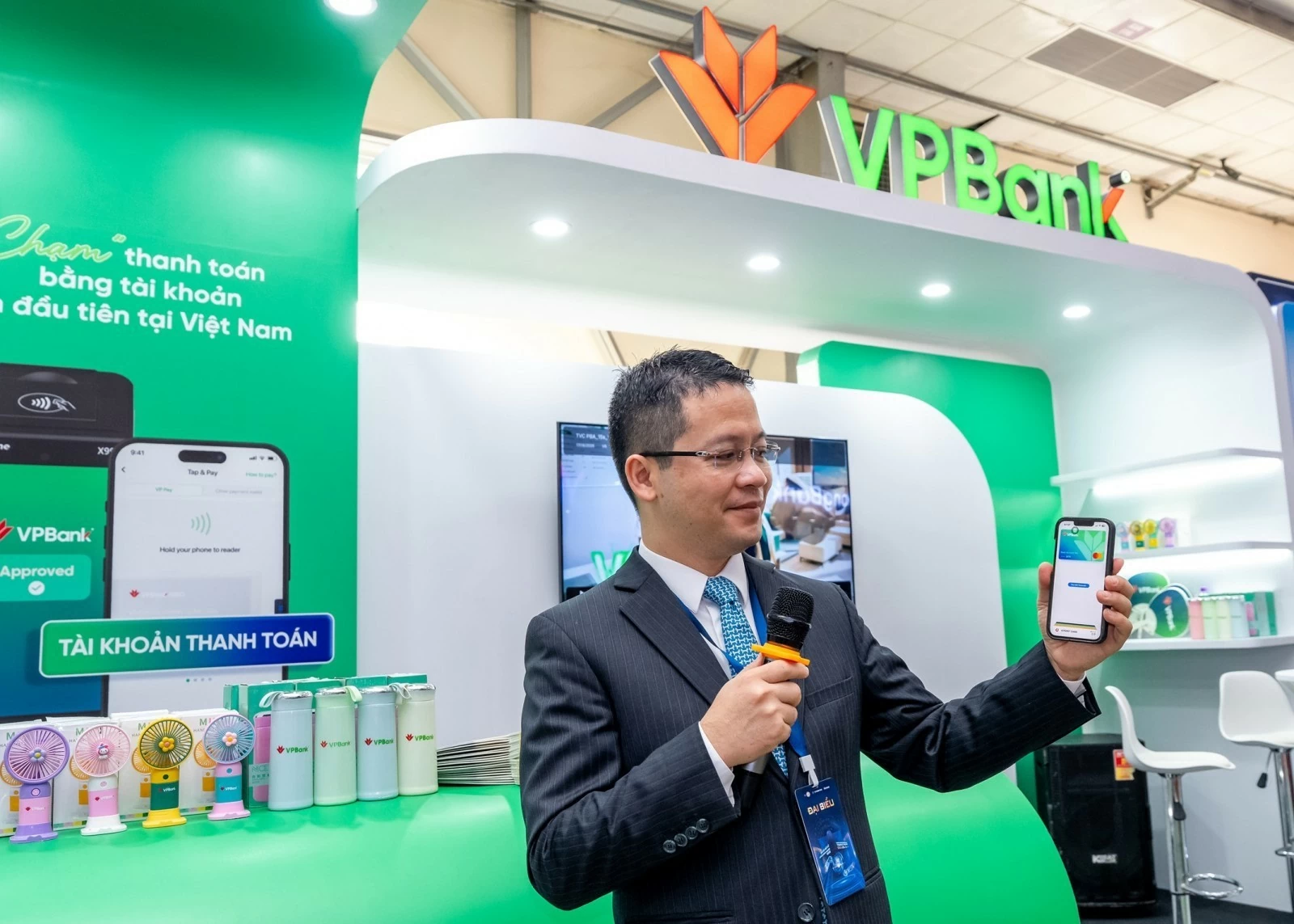 VPBank ghi dấu ấn tại ngày Chuyển đổi số với loạt trải nghiệm công nghệ nổi bật VPBank ghi dấu ấn tại ngày Chuyển đổi số với loạt trải nghiệm công nghệ nổi bật