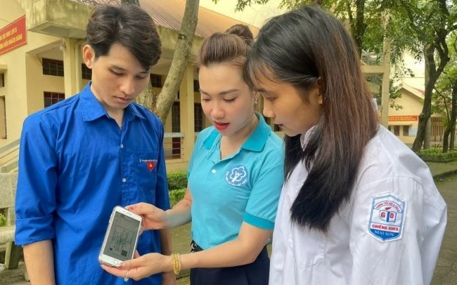 bao hiem xa hoi viet nam khuyen nghi phu huynh hoc sinh chu dong kiem tra gia tri the bao hiem y te