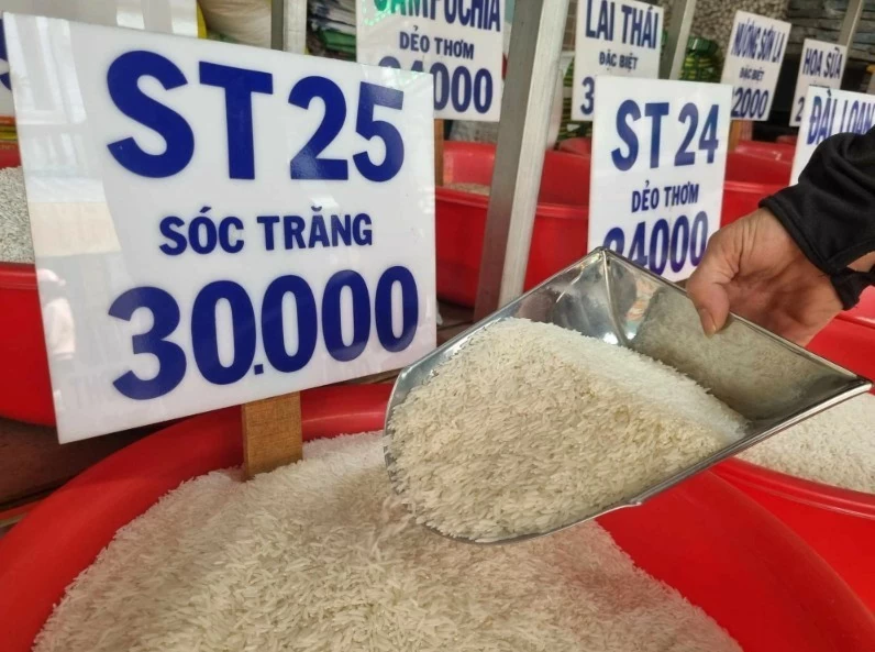 Ngày 20/9: Giá gạo nguyên liệu xuất khẩu giảm, lúa ổn định