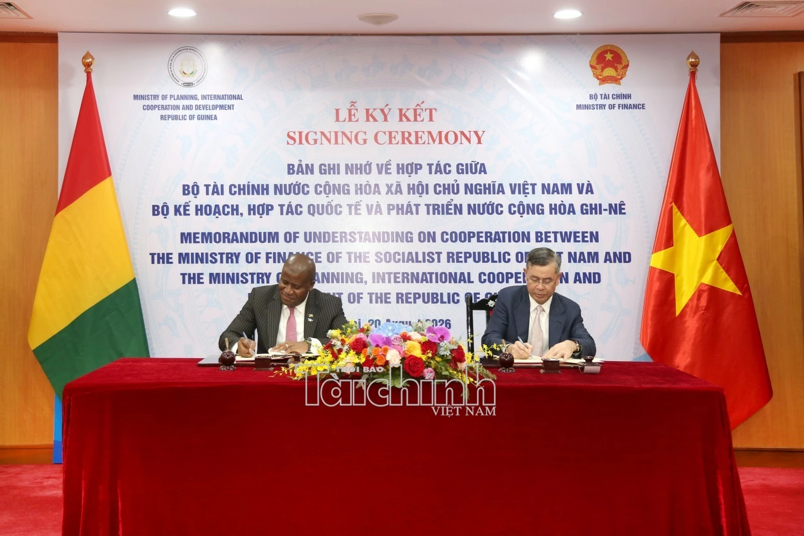 Bộ Tài chính Việt Nam và Bộ Kế hoạch, Hợp tác quốc tế phát triển Ghi-nê ký biên bản ghi nhớ