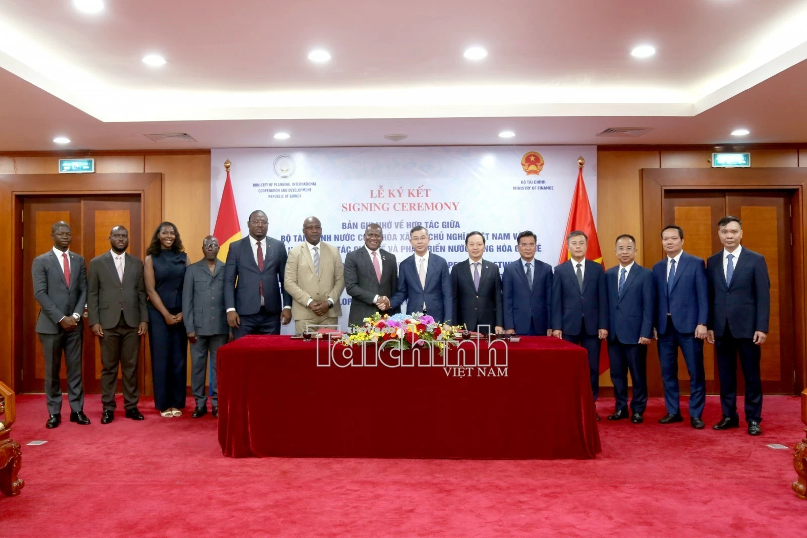 Bộ Tài chính Việt Nam và Bộ Kế hoạch, Hợp tác quốc tế phát triển Ghi-nê ký biên bản ghi nhớ