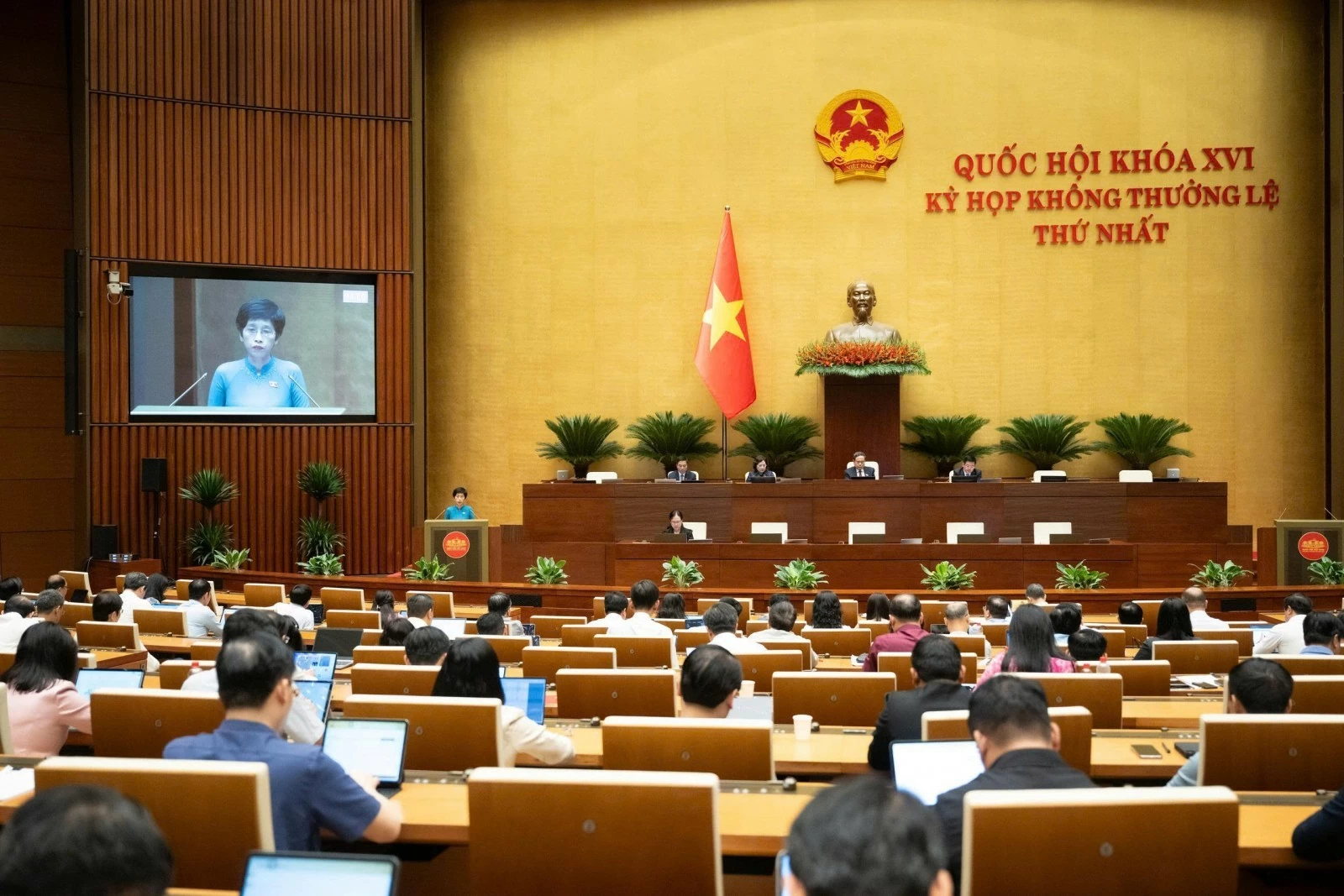 Giảm thu hơn 6.700 tỷ đồng để hỗ trợ doanh nghiệp, cá nhân kinh doanh