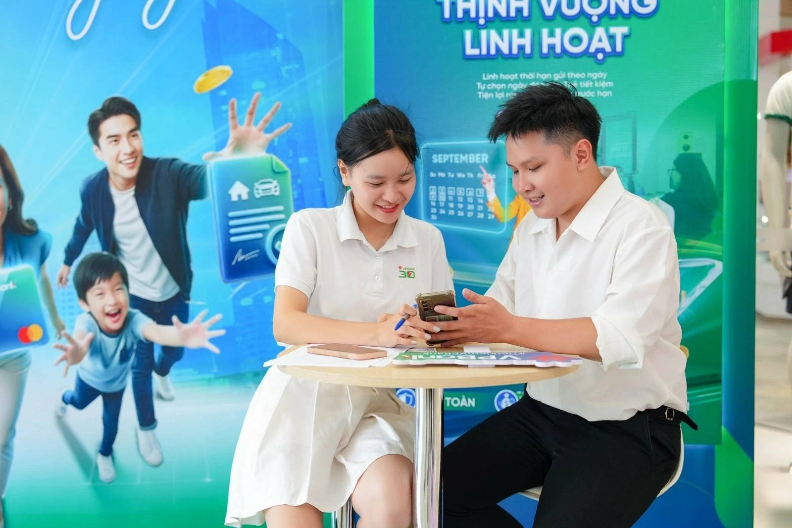 “VPBank tới rồi, mở “lời” ngay thôi” - chương trình nhiều điểm chạm trải nghiệm “VPBank tới rồi, mở “lời” ngay thôi” - chương trình nhiều điểm chạm trải nghiệm