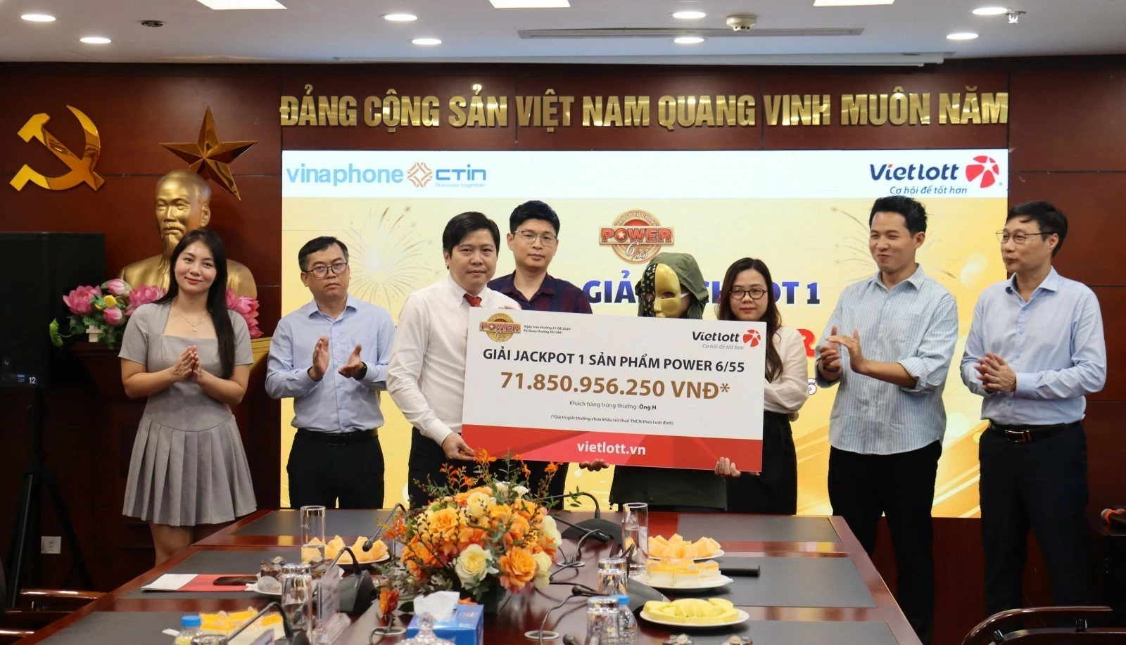Người đàn ông từ Quảng Trị trúng thưởng hơn 1103 lần vé số Vietlott Người đàn ông từ Quảng Trị trúng thưởng hơn 1103 lần vé số Vietlott