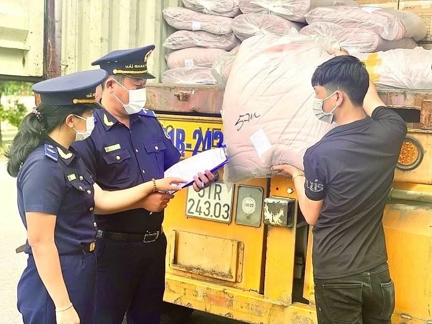 Hải quan sẽ sửa đổi thủ tục đối với doanh nghiệp chế xuất phù hợp thực tiễn Hải quan hướng dẫn làm rõ thủ tục đối với doanh nghiệp chế xuất