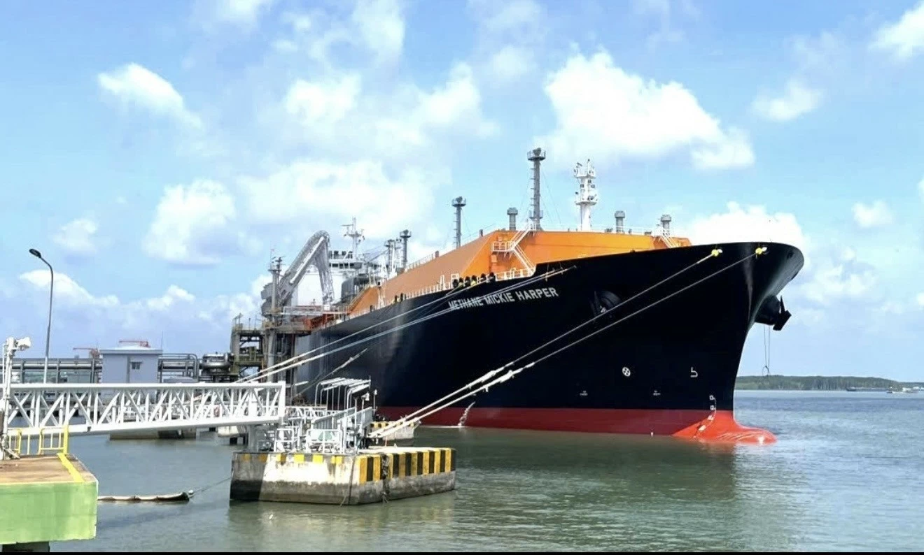 PV GAS 6 tháng đầu năm 2026: Hoàn thành kế hoạch lợi nhuận và nộp ngân sách cho cả năm, duy trì nguồn cung khí đảm bảo an ninh năng lượng quốc gia PV GAS 6 tháng đầu năm 2026: Hoàn thành kế hoạch lợi nhuận và nộp ngân sách cho cả năm, duy trì nguồn cung khí đảm bảo an ninh năng lượng quốc gia
