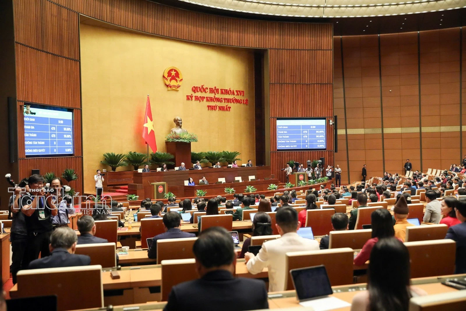 Thông qua việc thành lập thành phố Quảng Ninh và thành phố Bắc Ninh Thông qua việc thành lập thành phố Quảng Ninh và thành phố Bắc Ninh