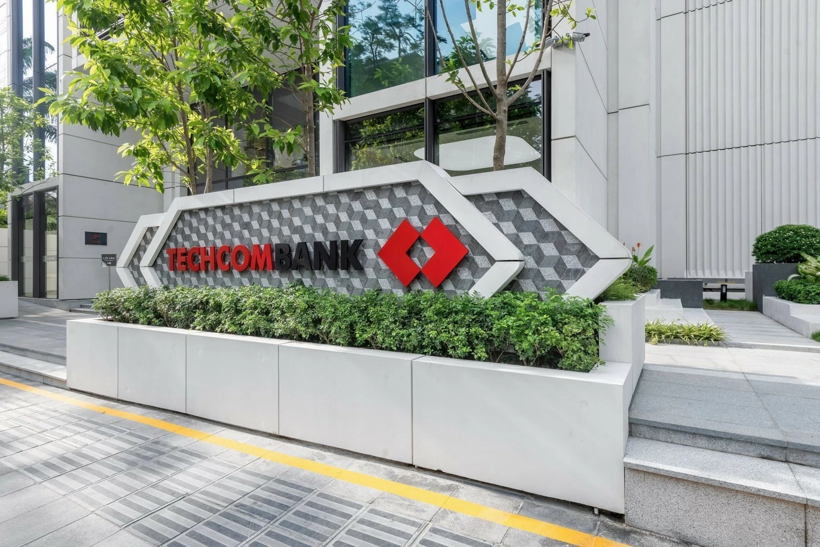 Techcombank dự tính điều chỉnh kế hoạch tăng vốn, hạ tỷ lệ chia cổ tức bằng cổ phiếu còn 50% Techcombank dự tính điều chỉnh kế hoạch tăng vốn, hạ tỷ lệ chia cổ tức bằng cổ phiếu còn 50%