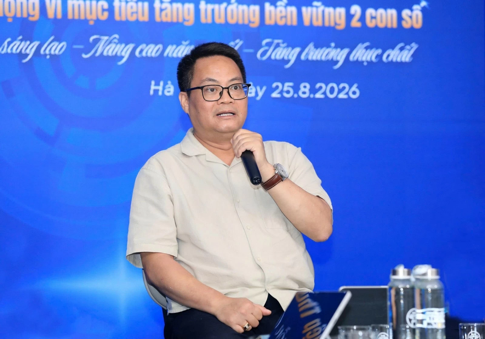 Doanh nghiệp nhỏ và vừa: Tháo điểm nghẽn, khơi động lực tăng trưởng hai con số Doanh nghiệp nhỏ và vừa: Tháo điểm nghẽn, khơi động lực tăng trưởng hai con số