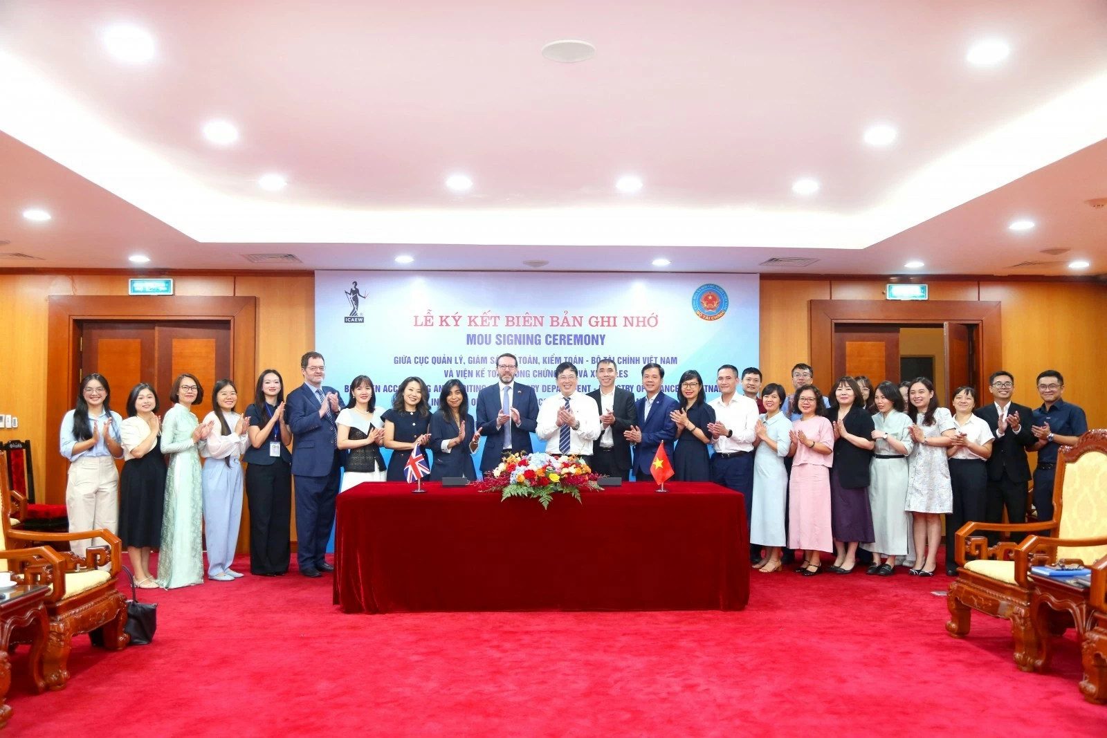 Bộ Tài chính và ICAEW xây dựng quan hệ đối tác trong lĩnh vực kế toán và kiểm toán Bộ Tài chính và ICAEW xây dựng quan hệ đối tác trong lĩnh vực kế toán và kiểm toán