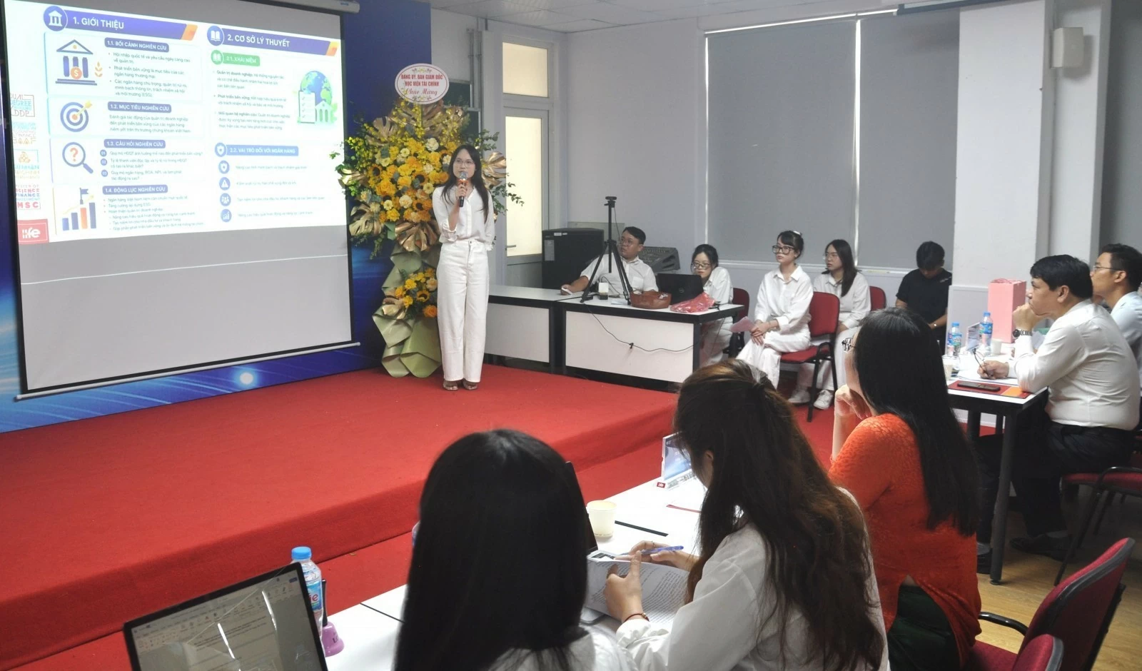 Đưa nghiên cứu khoa học sinh viên gắn với thực tiễn phát triển kinh tế