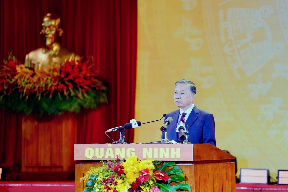 Công bố Nghị quyết thành lập thành phố Quảng Ninh Công bố Nghị quyết thành lập thành phố Quảng Ninh