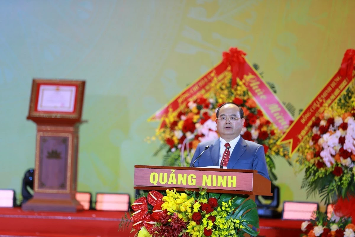 Công bố Nghị quyết thành lập thành phố Quảng Ninh Công bố Nghị quyết thành lập thành phố Quảng Ninh