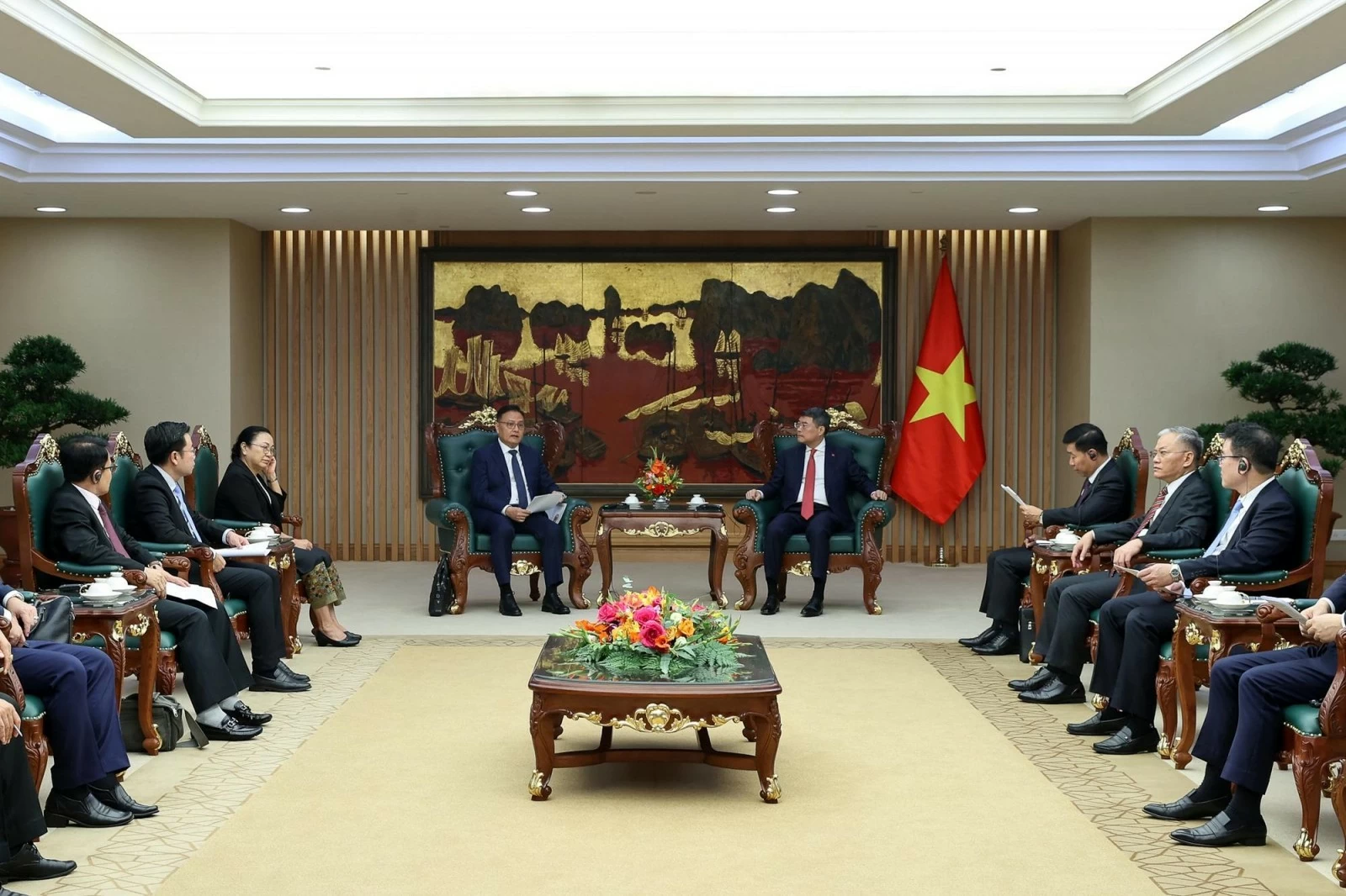 Thủ tướng Lê Minh Hưng tiếp Phó Thủ tướng, Bộ trưởng Bộ Tài chính Lào Santiphab Phomvihane