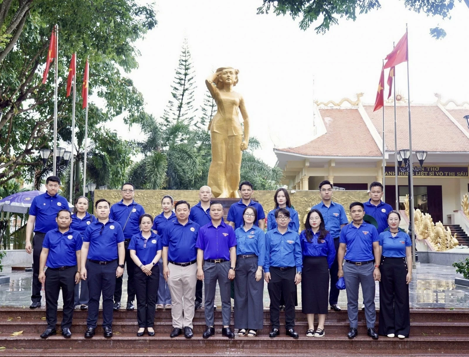 Tuổi trẻ ngành Tài chính Việt Nam - Lào và hành trình về nguồn tiếp lửa truyền thống Tuổi trẻ ngành Tài chính Việt Nam - Lào và hành trình về nguồn tiếp lửa truyền thống