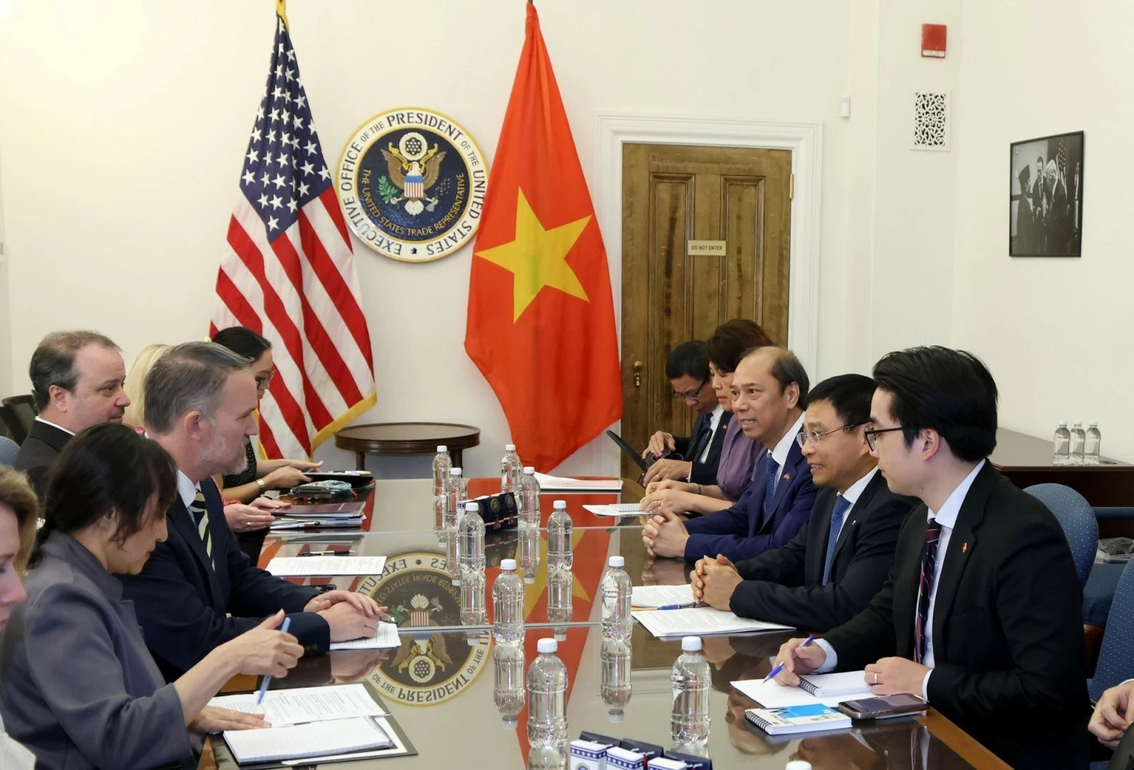 Phó Thủ tướng Nguyễn Văn Thắng làm việc với các quan chức cấp cao Chính quyền Hoa Kỳ