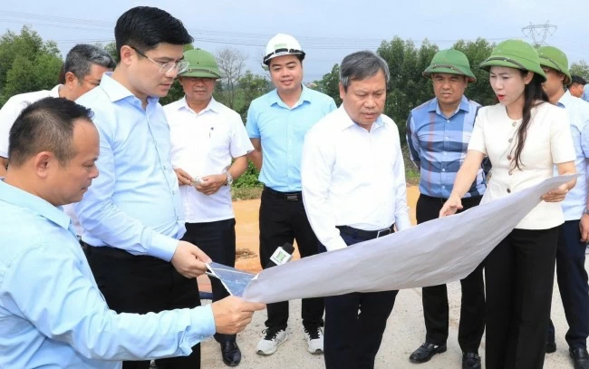 khong chu quan truoc nguy co thien tai o phia bac ha noi