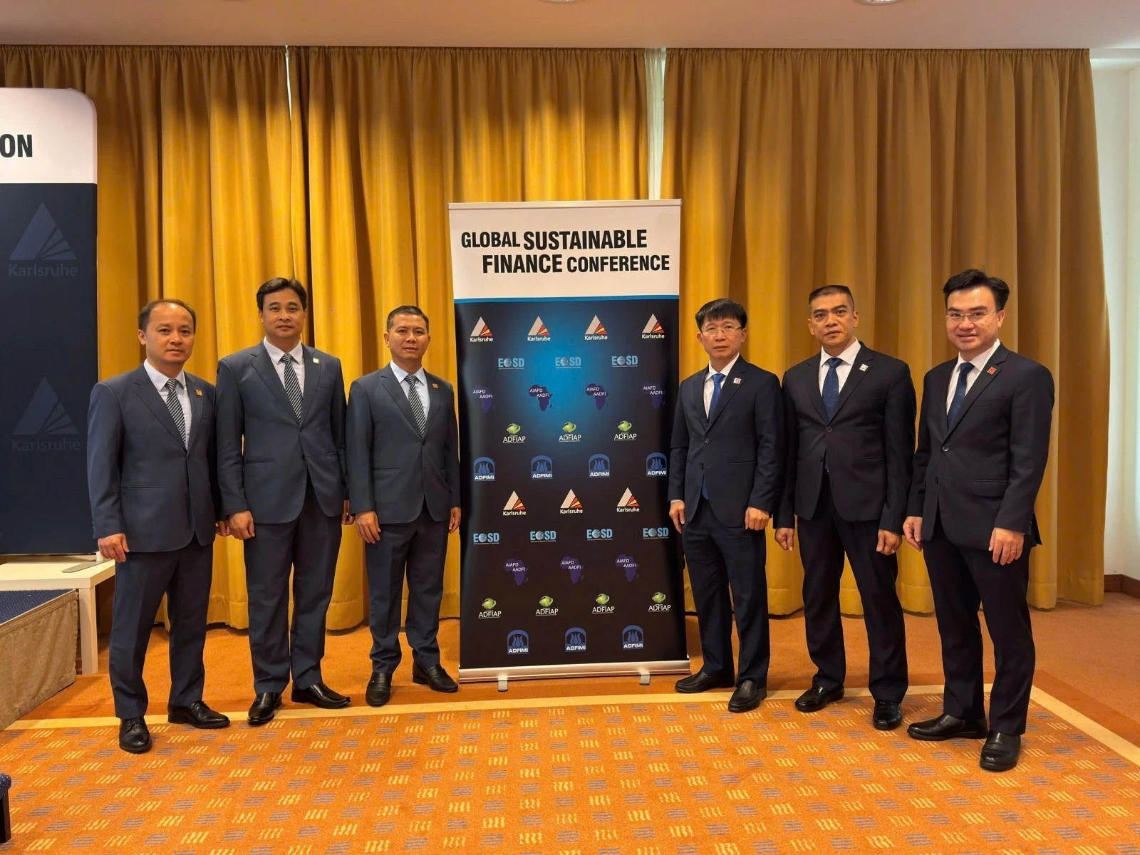 VDB vinh dự nhận Giải thưởng Đổi mới sáng tạo xuất sắc trong Sản phẩm và Dịch vụ Tài chính Bền vững tại Đức