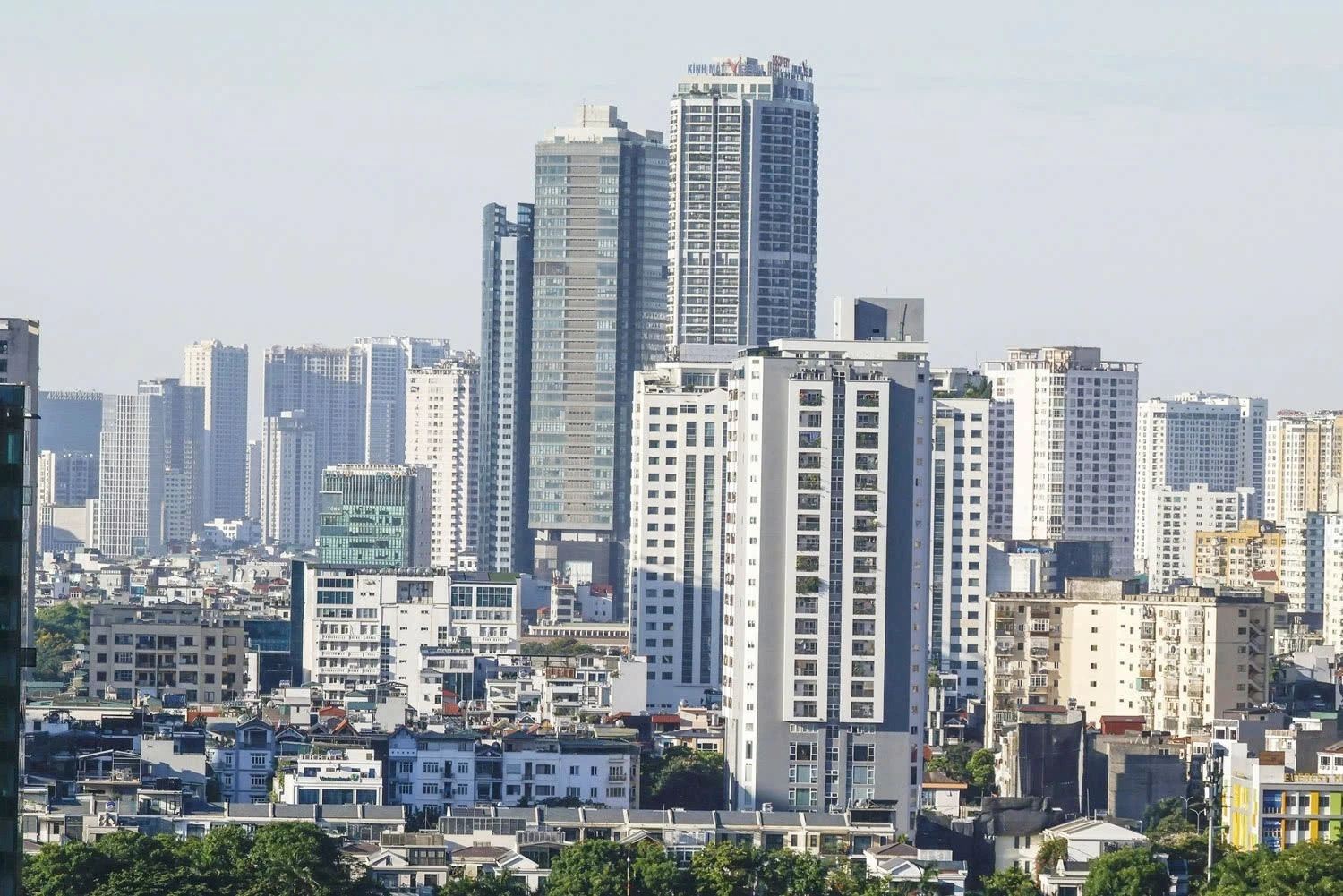 Doanh nghiệp bất động sản lãi lớn, nhưng áp lực tài chính hiện hữu