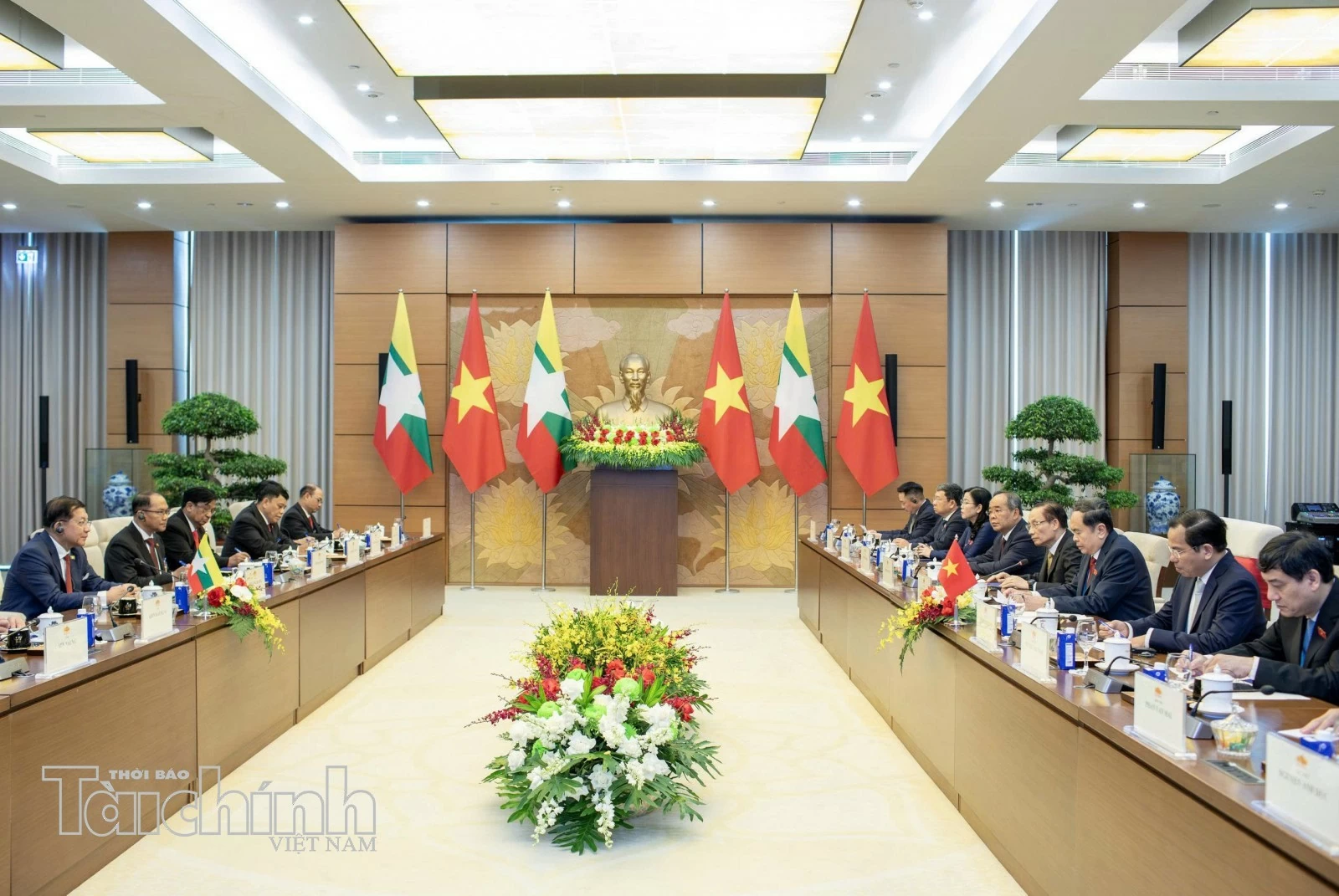 Chủ tịch Quốc hội Trần Thanh Mẫn hội kiến Tổng thống Myanmar Chủ tịch Quốc hội Trần Thanh Mẫn hội kiến Tổng thống Myanmar