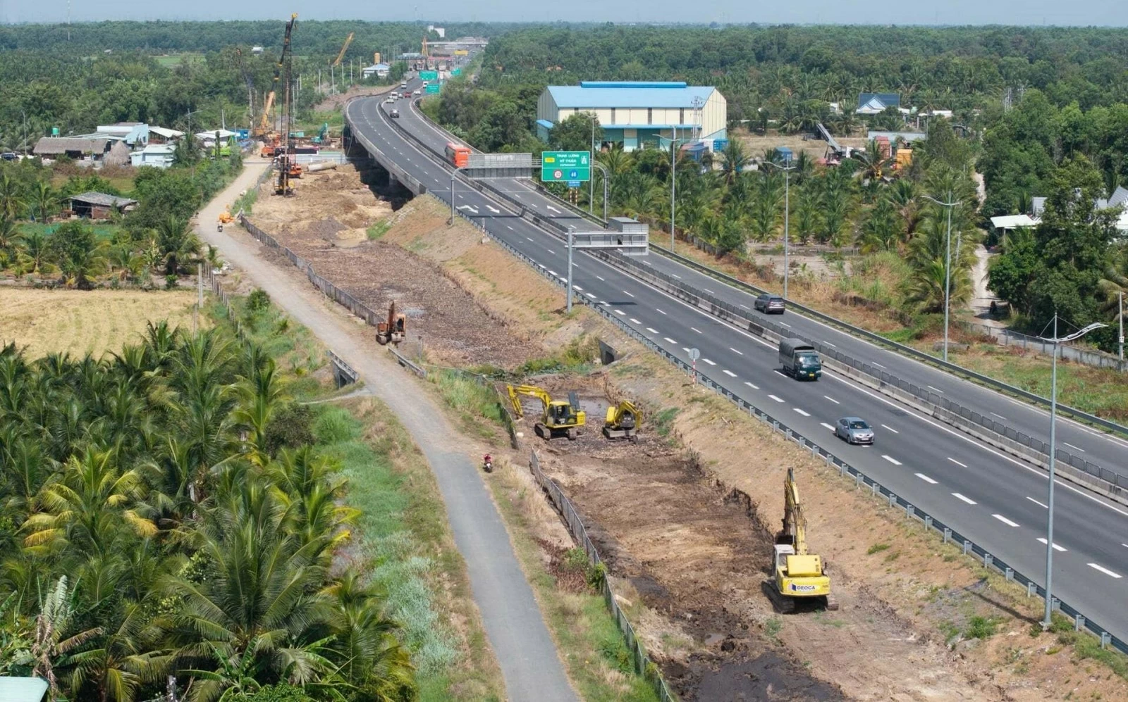 Thi công mở rộng tuyến cao tốc TP.HCM - Trung Lương - Mỹ Thuận. Thi công mở rộng tuyến cao tốc TP.HCM - Trung Lương - Mỹ Thuận.