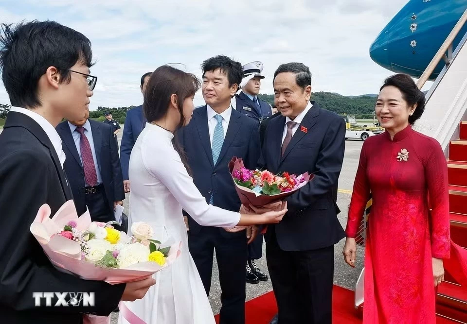 Chủ tịch Quốc hội Trần Thanh Mẫn và Phu nhân bắt đầu thăm chính thức Hàn Quốc