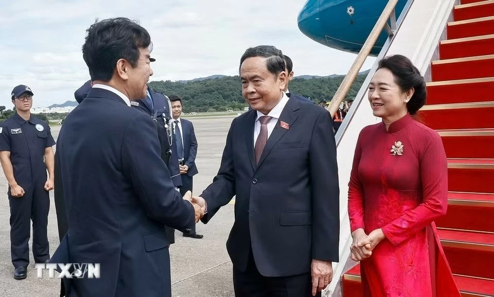 Chủ tịch Quốc hội Trần Thanh Mẫn và Phu nhân bắt đầu thăm chính thức Hàn Quốc