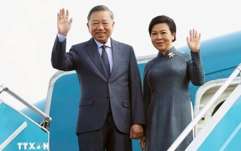 tong bi thu chu tich nuoc to lam cung phu nhan len duong tham nga phap va du hoi nghi thuong dinh khong gian vu tru