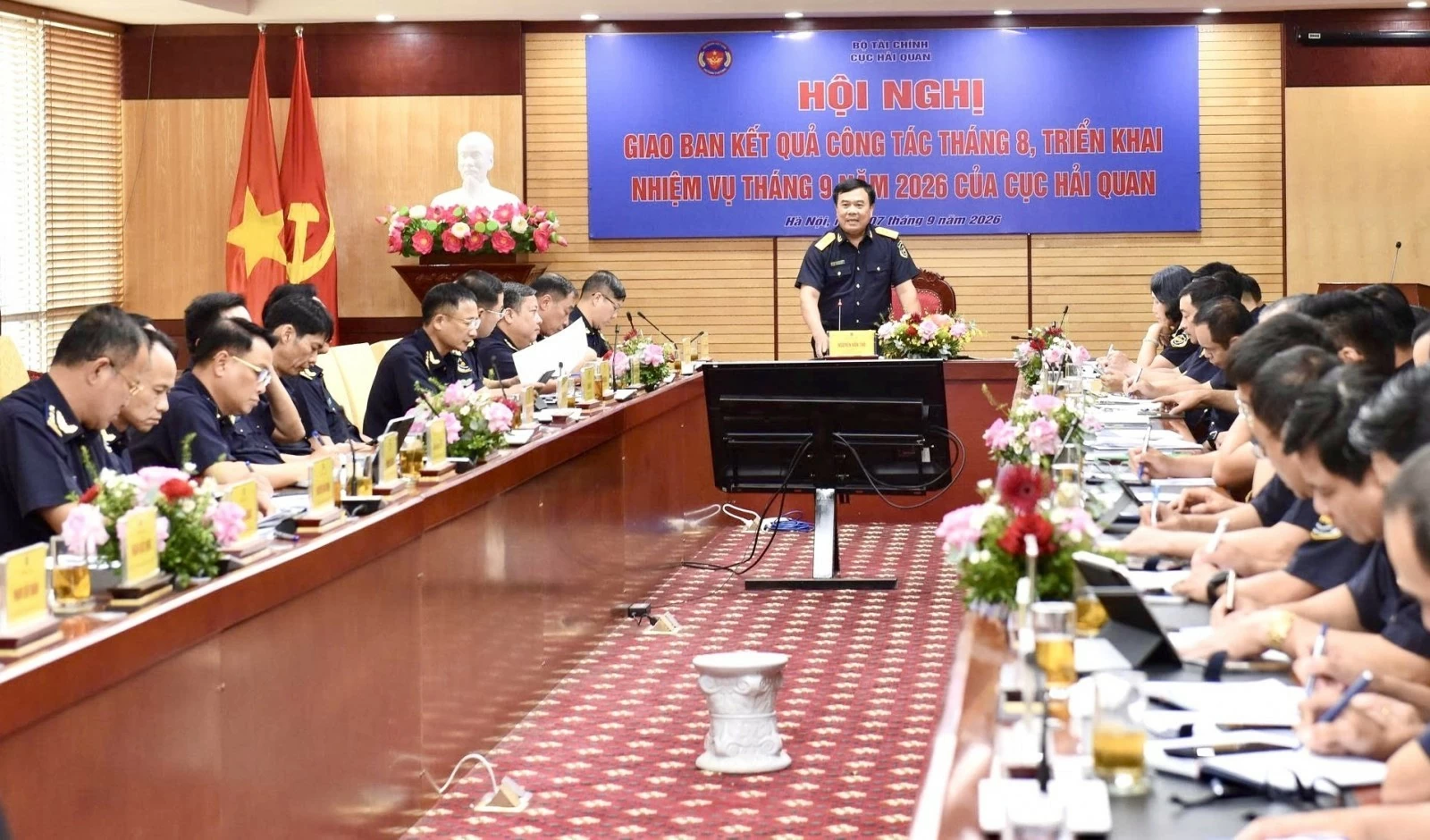 Hải quan thu ngân sách vượt 352.000 tỷ đồng