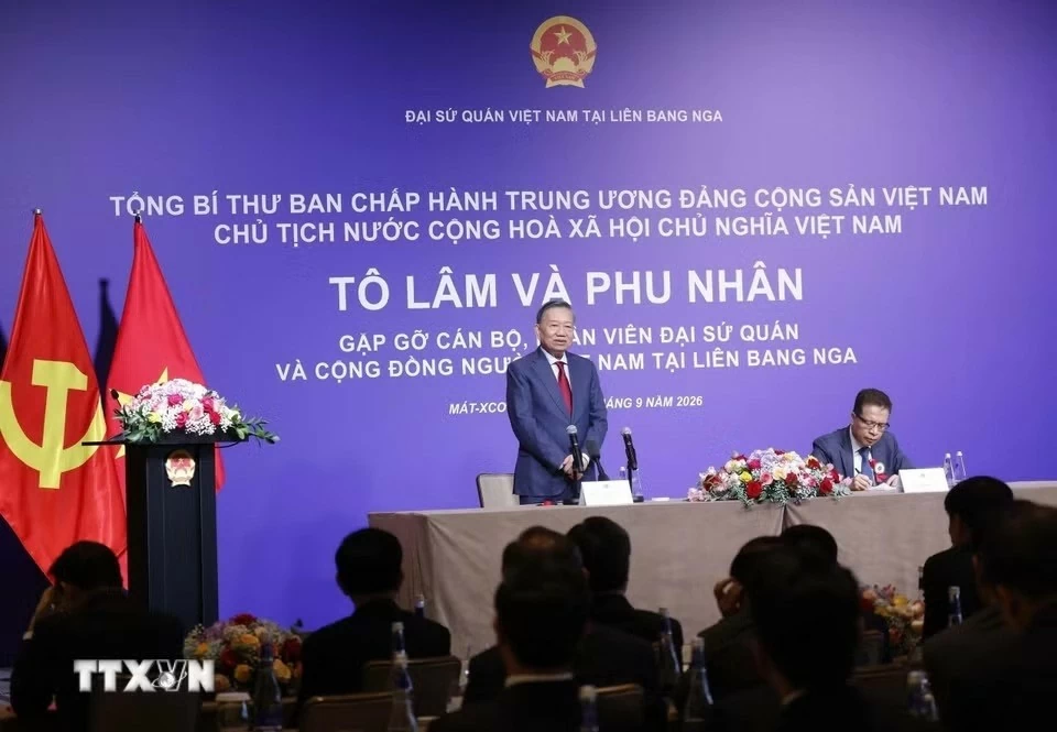 Tổng Bí thư, Chủ tịch nước Tô Lâm gặp gỡ cán bộ nhân viên Đại sứ quán và cộng đồng người Việt Nam tại Liên bang Nga Tổng Bí thư, Chủ tịch nước Tô Lâm gặp gỡ cán bộ nhân viên Đại sứ quán và cộng đồng người Việt Nam tại Liên bang Nga