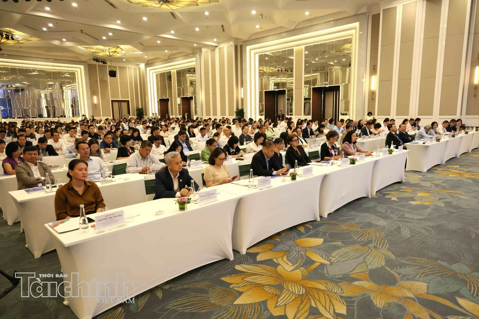 Nâng hạng thị trường chứng khoán đặt ra yêu cầu cao hơn về quản trị và minh bạch Nâng hạng thị trường chứng khoán đặt ra yêu cầu cao hơn về quản trị và minh bạch