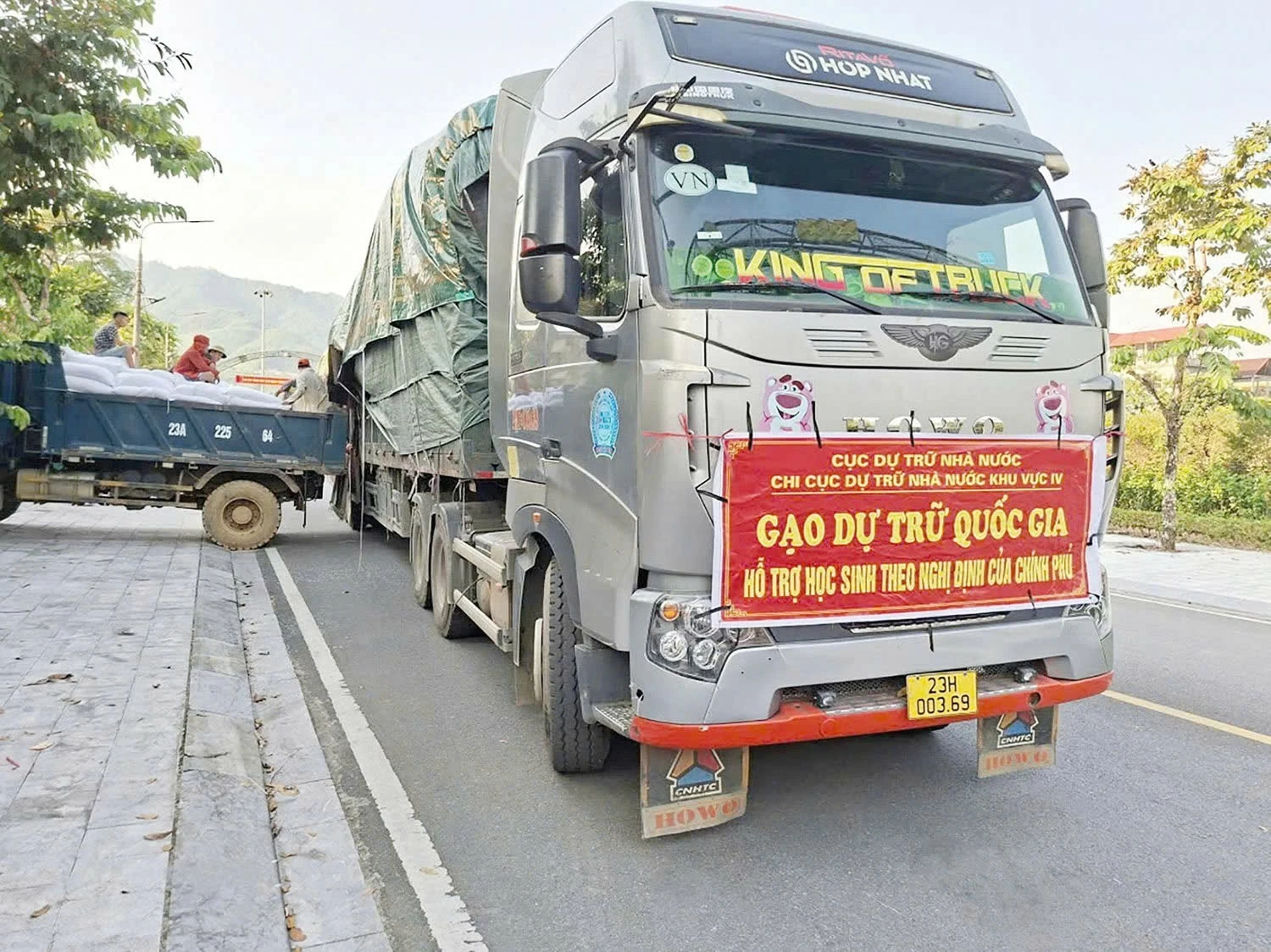 Khẩn trương xuất cấp gạo dự trữ quốc gia đến với học sinh đầu năm học mới Khẩn trương xuất cấp gạo dự trữ quốc gia đến với học sinh đầu năm học mới
