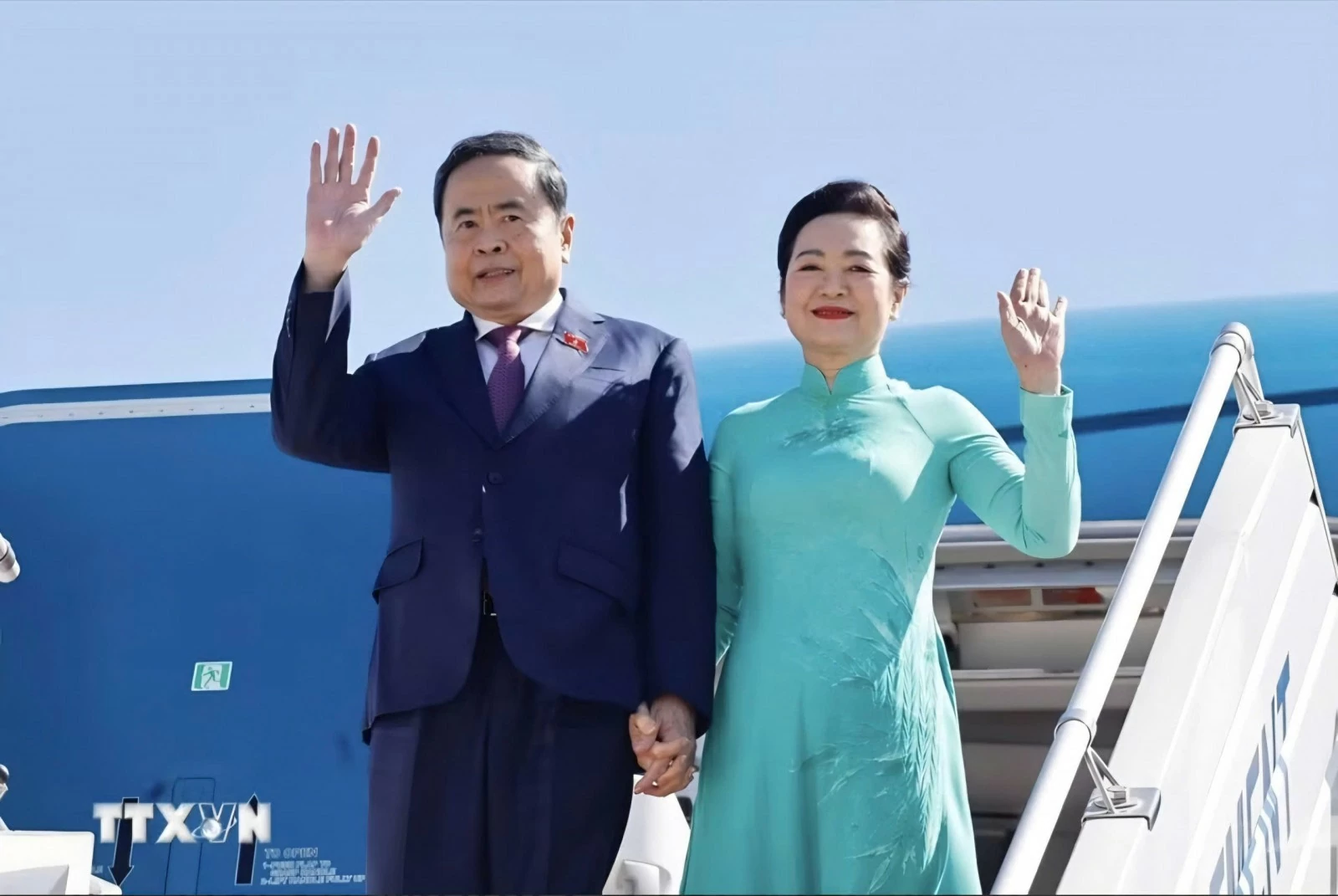 Chủ tịch Quốc hội và Phu nhân bắt đầu thăm chính thức Mông Cổ