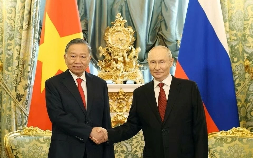 tong thong nga putin chu tri le don tong bi thu chu tich nuoc to lam cung phu nhan
