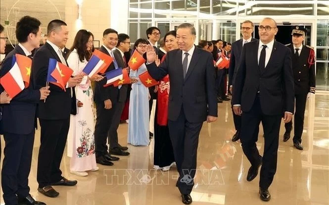 tong bi thu chu tich nuoc to lam bat dau tham chinh thuc cong hoa phap va du hoi nghi thuong dinh khong gian vu tru tai paris