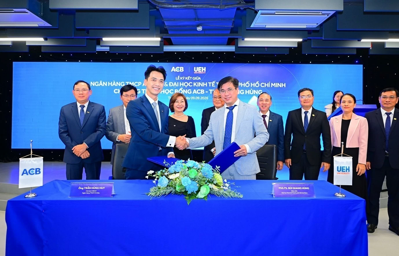 ACB và UEH mở đầu hành trình Học bổng ACB - Trần Mộng Hùng: Tiếp nối niềm tin vào con người ACB và UEH mở đầu hành trình Học bổng ACB - Trần Mộng Hùng: Tiếp nối niềm tin vào con người